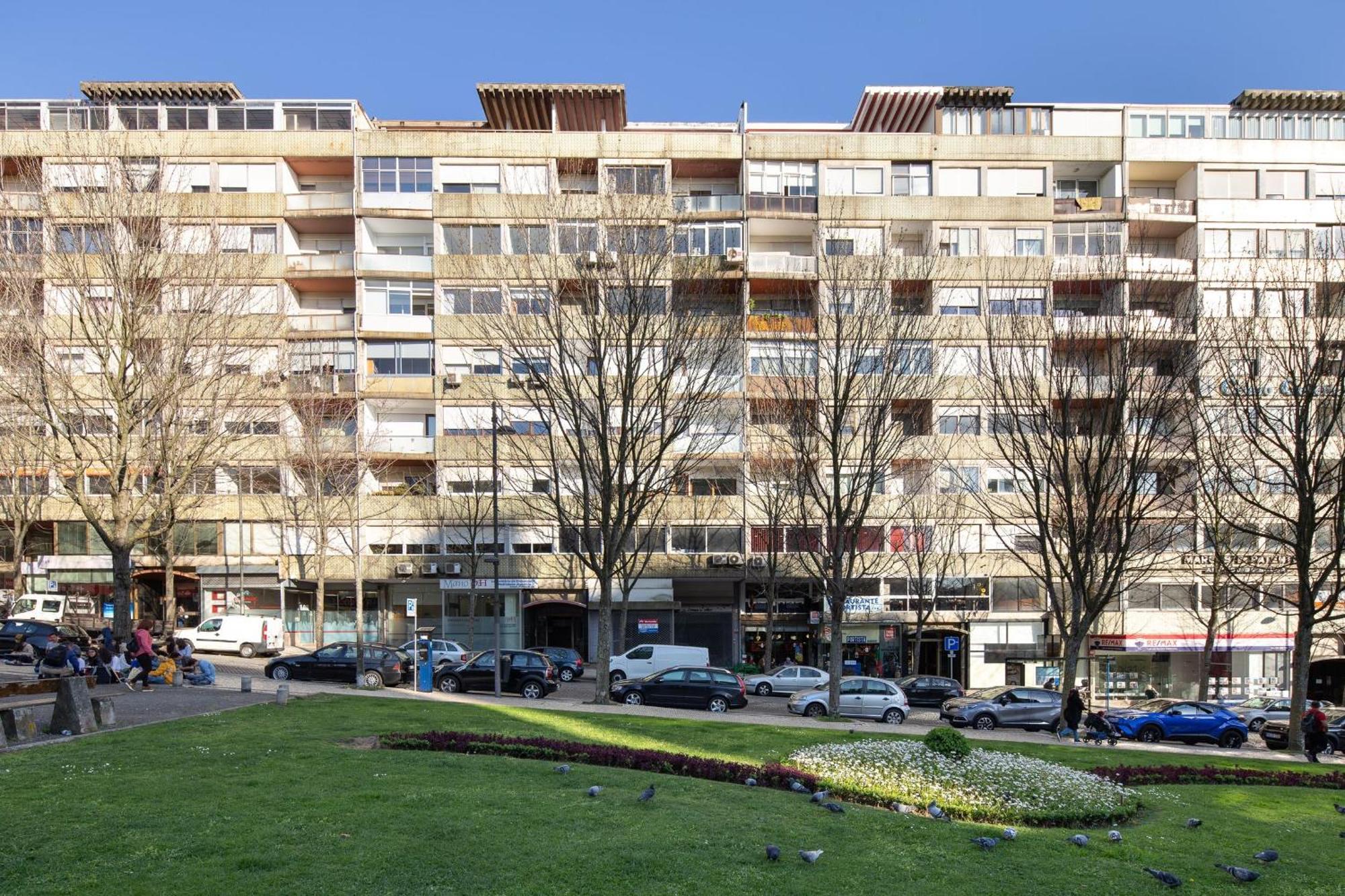 Lovelystay - Penthouse Balcony Apartment Porto Exterior foto